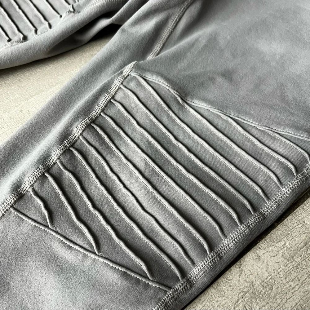 ALO Yoga Moto Leggings Small Gray High Rise Full Length Biker Yoga Athleisure